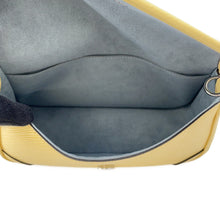 将图像加载到图库查看器中,LOUIS VUITTON ★Busi NM YellowM22618 Epi Leather