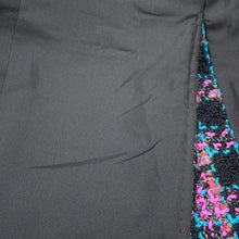 Load image into Gallery viewer, CHANEL CC LogoButton TweedSkirt Size 36 Black/Pink/MulticolorP73672 Wool 79% Nylon17% Polyester4% Rhinestone