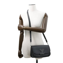 将图像加载到图库查看器中,LOUIS VUITTON Busy NM NoirM59386 Epi Leather
