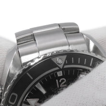 将图像加载到图库查看器中,OMEGA Seamaster Planet Ocean W45.5mm Stainless Steel Black Dial232.30.46.21.01.001