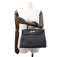Load image into Gallery viewer, HERMES Kelly Retourne Black Togo Leather Size 32