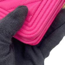 将图像加载到图库查看器中,CHANEL ★Boy's Chanel Chevron Chain Wallet PinkAP1117 Caviar Leather