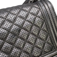 将图像加载到图库查看器中,CHANEL Boy Chanel ChainShoulder Bag SilverA67086 Lambskin Size 25