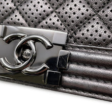 将图像加载到图库查看器中,CHANEL Boy Chanel ChainShoulder Bag SilverA67086 Lambskin Size 25