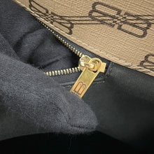 将图像加载到图库查看器中,BALENCIAGA ★BBMonogram Signature Shopper Bag Brown702698 PVC