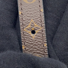 将图像加载到图库查看器中,LOUIS VUITTON ★Sac Plat NoirM20958 Epi Leather Size BB