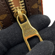 将图像加载到图库查看器中,LOUIS VUITTON Soft Trunk / Messenger BrownM68494 Monogram Size PM