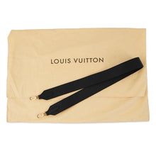 Load image into Gallery viewer, LOUIS VUITTON Capucines NoirM56763 Tweed Size MM