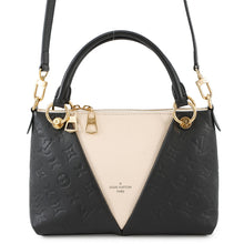 Load image into Gallery viewer, LOUIS VUITTON ★V Tote NoirM44418 Monogram Empreinte Leather Size BB