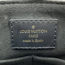 Load image into Gallery viewer, LOUIS VUITTON ★V Tote NoirM44418 Monogram Empreinte Leather Size BB