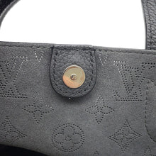 Load image into Gallery viewer, LOUIS VUITTON Blossom NoirM21848 Monogram Mahina Size PM
