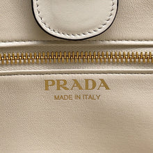 将图像加载到图库查看器中,PRADA ★Tote Bag White1BG483 Leather