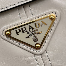 将图像加载到图库查看器中,PRADA Bonnie Shoulder Bag White1BH215 Leather Size Small