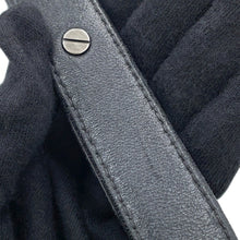 将图像加载到图库查看器中,CHANEL Boy Chanel ChainShoulder Bag Black Leather Fur Size 25