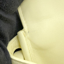 将图像加载到图库查看器中,Bottega Veneta BeakSmall Shoulder ice cream658523 Leather