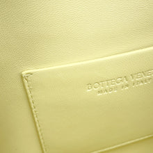 将图像加载到图库查看器中,Bottega Veneta BeakSmall Shoulder ice cream658523 Leather