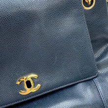 将图像加载到图库查看器中,CHANEL ChainShoulder Navy Caviar Leather