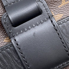 将图像加载到图库查看器中,LOUIS VUITTON Utility side bag NoirM44428 Monogram / Solar Powered Ray