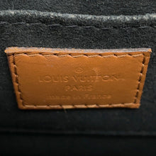 将图像加载到图库查看器中,LOUIS VUITTON Dauphine NoirM45959 Monogram Monogram Reverse Canvas Size MINI