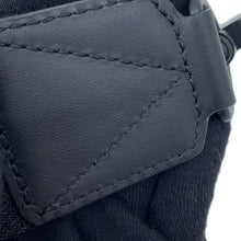 将图像加载到图库查看器中,LOUIS VUITTON takeoff messenger NoirM57080 Grain Leather