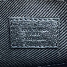 将图像加载到图库查看器中,LOUIS VUITTON Pulse Wearable Wallet NoirM12636 Monogram Shadow
