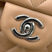 将图像加载到图库查看器中,CHANEL Matelasse W Flap ChainShoulder Bag BeigeA01113 Lambskin Size 23