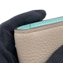 将图像加载到图库查看器中,LOUIS VUITTON LV vertical wallet GaletM81367 Taurillon Leather