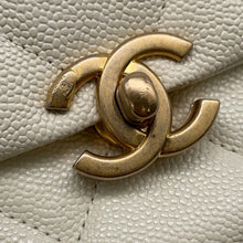 将图像加载到图库查看器中,CHANEL Matelasse ChainShoulder Bag White Caviar Leather