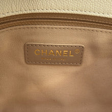 将图像加载到图库查看器中,CHANEL Matelasse ChainShoulder Bag White Caviar Leather