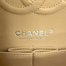 将图像加载到图库查看器中,CHANEL Matelasse W Flap ChainShoulder Bag BeigeA01113 Caviar Leather Size 23