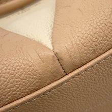 将图像加载到图库查看器中,LOUIS VUITTON V Tote BeigeRose/Cream Monogram Empreinte Leather Size MM