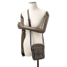 将图像加载到图库查看器中,LOUIS VUITTON Christopher wearable wallet NoirM69404 Monogram Macassar Canvas