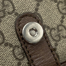 将图像加载到图库查看器中,GUCCI GG Supreme messenger bag Red658542 GG Supreme Leather