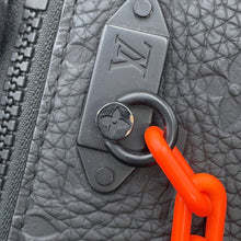 Load image into Gallery viewer, LOUIS VUITTON Pochette・A4 NoirM67461 Monogram / Taurillon Virgil Abloh