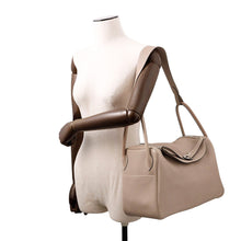 Load image into Gallery viewer, HERMES Lindy Gris Tourterelle Taurillon Clemence Size 34