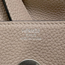 Load image into Gallery viewer, HERMES Lindy Gris Tourterelle Taurillon Clemence Size 34