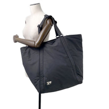 将图像加载到图库查看器中,BURBERRY Shield Field Tote Black8098118 Nylon