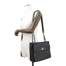 将图像加载到图库查看器中,CHANEL ChainShoulderTote Bag Black Caviar Leather