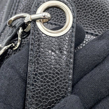 将图像加载到图库查看器中,CHANEL ChainShoulderTote Bag Black Caviar Leather