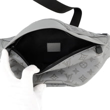 Load image into Gallery viewer, LOUIS VUITTON Discovery・Bumbag GrayM46108 Monogram Shadow Size PM