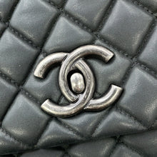 Load image into Gallery viewer, CHANEL Matelasse Single Flap WChainShoulder Black Sparkle Leather