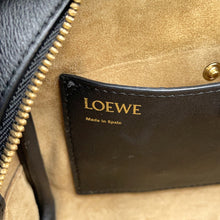 将图像加载到图库查看器中,LOEWE Amazona Square BlackA039N21X01 Leather Size 16