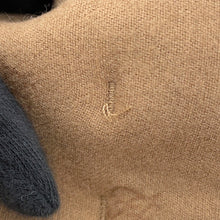 Load image into Gallery viewer, FENDI FF Calligraphy Shorts Size 36 BeigeFR6336 Wool 90% Cashmere8% Polyurethane2%