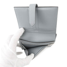 Load image into Gallery viewer, HERMES Bean compact Green Pantan Veau Madame