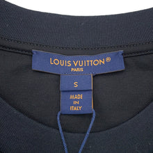 Load image into Gallery viewer, LOUIS VUITTON Glow Signature T-Shirt 2025 Model Size S Black1AHIL8 Cotton100%