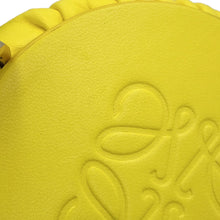 将图像加载到图库查看器中,LOEWE Bracelet Pouch YellowA912P84X02 Leather