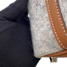 Load image into Gallery viewer, HERMES Picotin Lock Grease Pale/Gold Felt Size PM