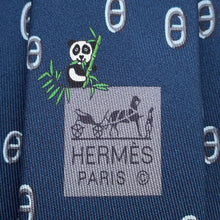 将图像加载到图库查看器中,HERMES Silk tie Maiyon Panda Size 2.8" Marine/Gray006310T Silk100%