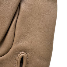 将图像加载到图库查看器中,HERMES H logo glove Size 7 Beige Lambskin