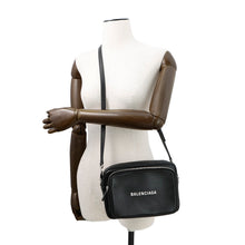 将图像加载到图库查看器中,BALENCIAGA Everyday Cross Body Bag Black638414 Leather
